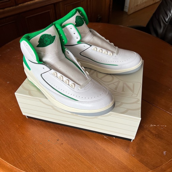 Jordan 2 retro Lucky Green.  Brand new dead stock - Picture 2 of 5